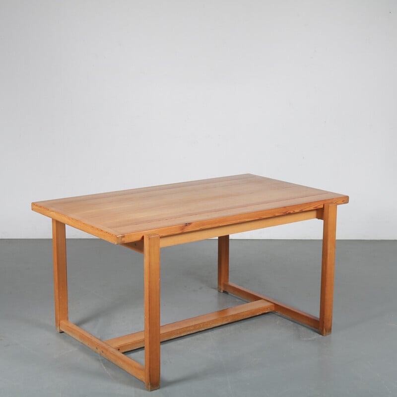 Pine vintage dining table manufactured in Sweden 1960s