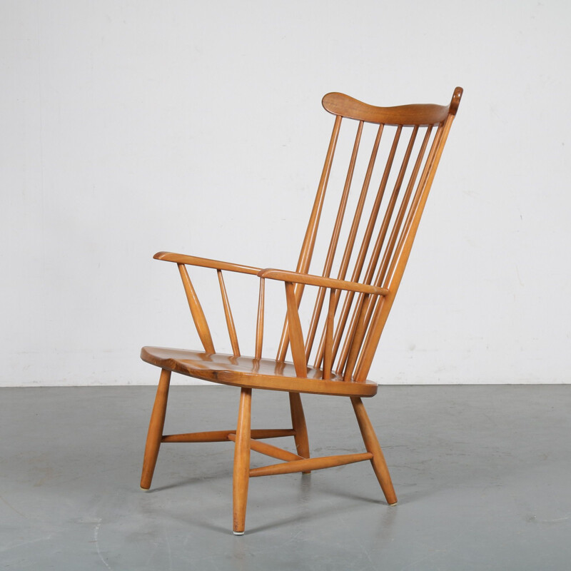 Spokeback lounge chair manufactured in Sweden 1950s