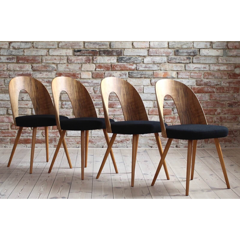 Ensemble de 4 chaises à manger vintage par A. Šuman en laine noire par Kvadrat