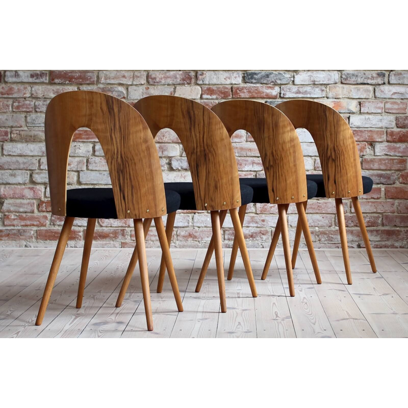 Ensemble de 4 chaises à manger vintage par A. Šuman en laine noire par Kvadrat