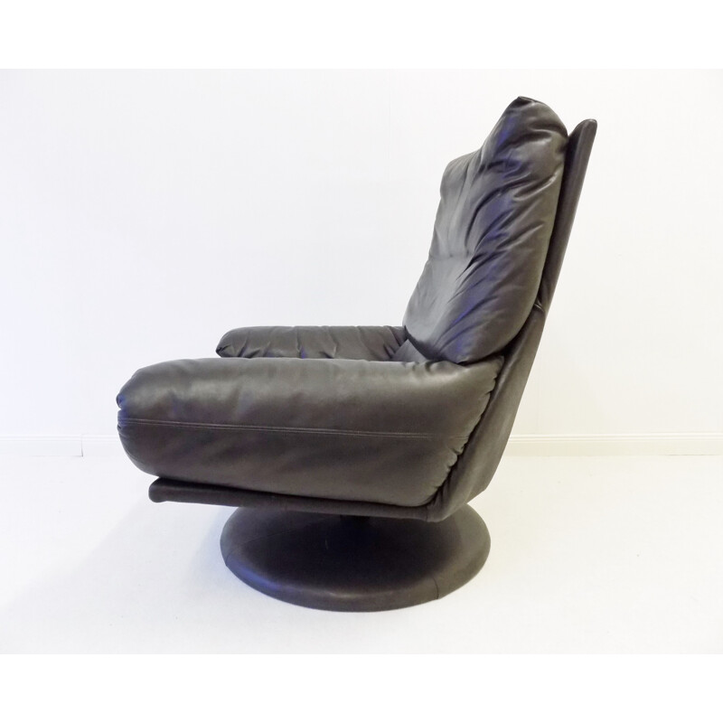 Fauteil lounge avec pouf en cuir gris-noir Rolf Benz Forum 