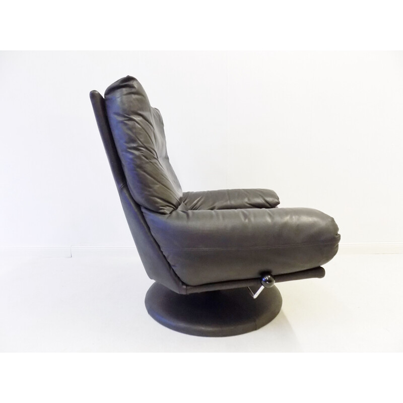 Loungechair with ottoman  greyblack leather Rolf Benz Forum 