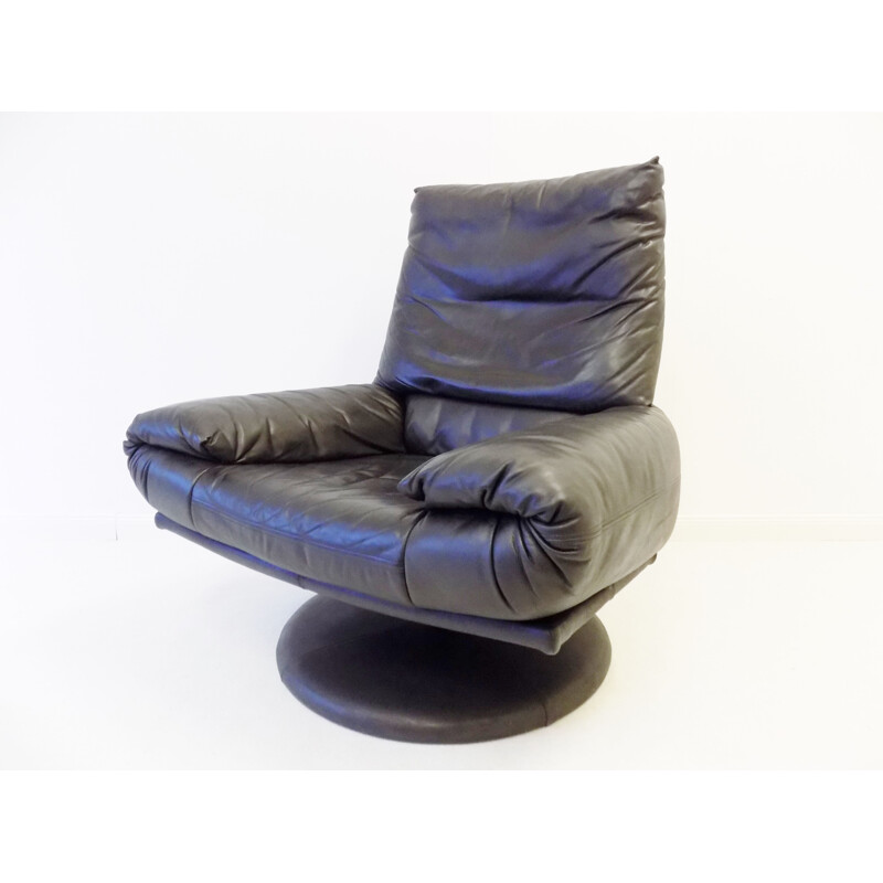 Fauteil lounge avec pouf en cuir gris-noir Rolf Benz Forum 