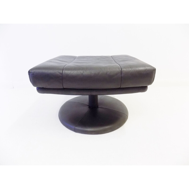 Fauteil lounge avec pouf en cuir gris-noir Rolf Benz Forum 