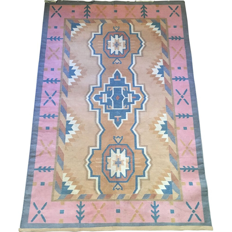 Tightly woven vintage cotton rug 