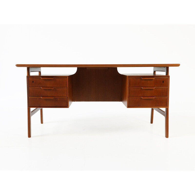 Omann Jun Møbelfabrik Scandinavian free-standing desk in teak, Gunni OMANN - 1950s