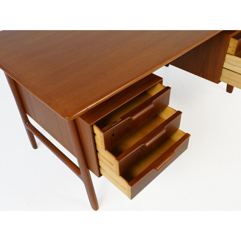 Omann Jun Møbelfabrik Scandinavian free-standing desk in teak, Gunni OMANN - 1950s