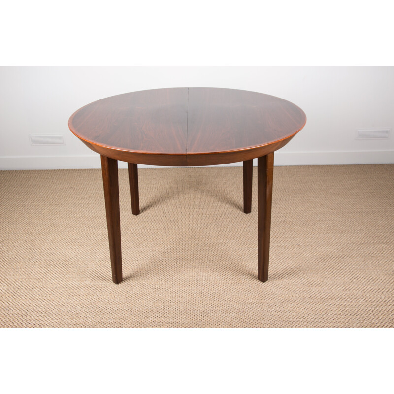 Dining table Vintage Danish extensible  in Rio Rosewood by Ole Hald