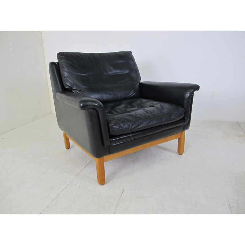 Scandinavian Teak and Black Leather Lounge Chair,Mid-Century 1950s