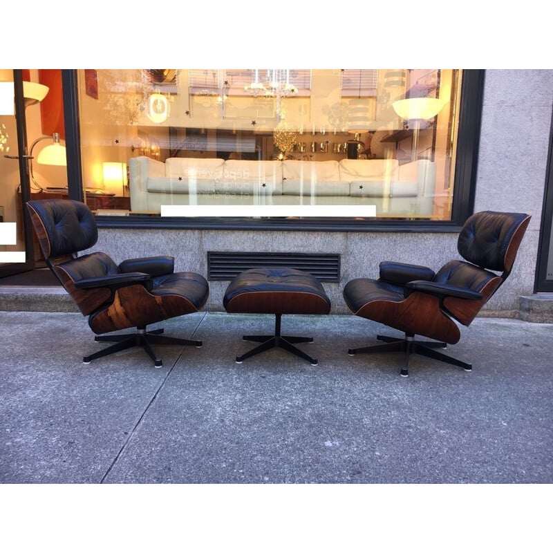 Pair of Lounge Chair by Charles and Ray Eames in Rosewood and black leather 1975