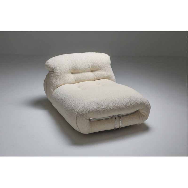 Fauteuil lounge et pouf vintage Soriana dans Bouclé d'Afra et Tobia Scarpa 1969