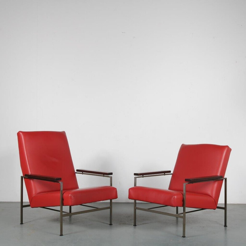 Pair of red leather lounge chairs mid century  by Rob Parry for Gelderland, Netherlands 1950s