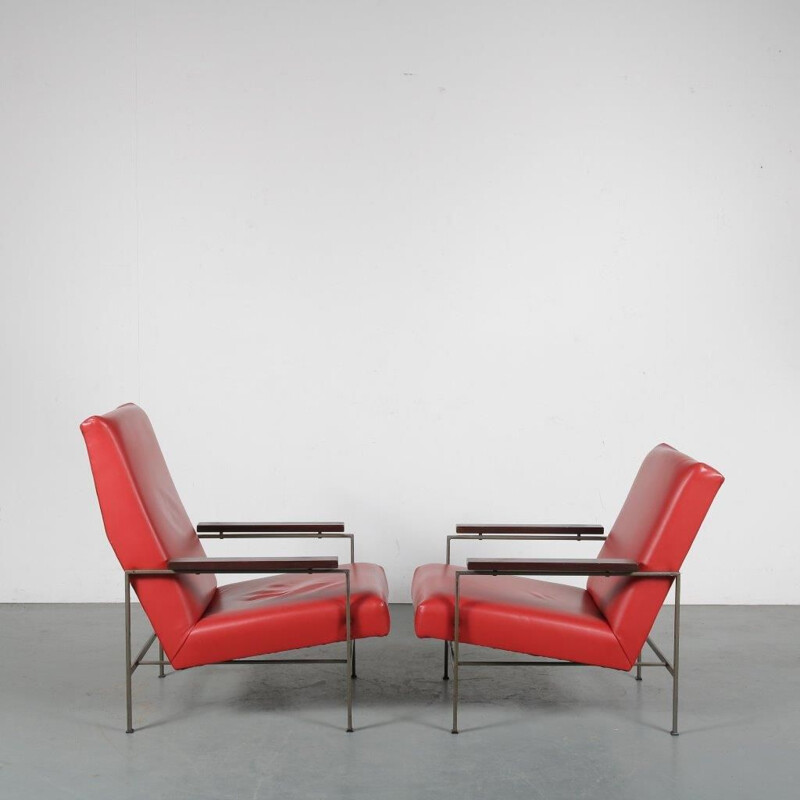 Pair of red leather lounge chairs mid century  by Rob Parry for Gelderland, Netherlands 1950s