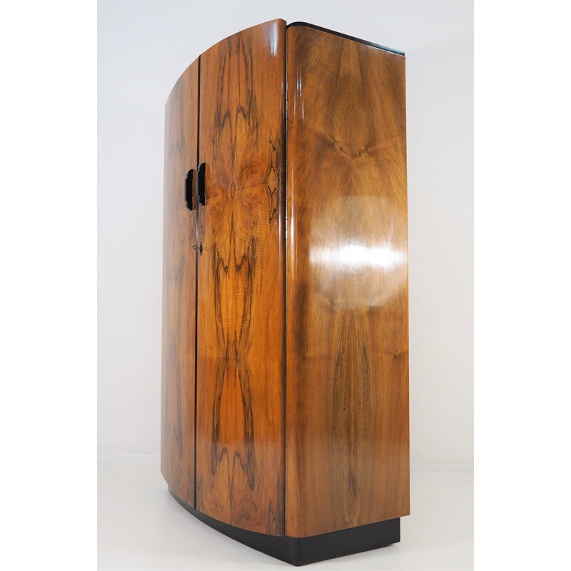 Armoire vintage par Jindřich Halabala pour UP Závody, 1950