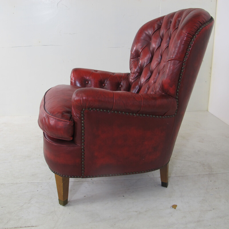 Fauteuil lounge en cuir rouge Chesterfield, 1970