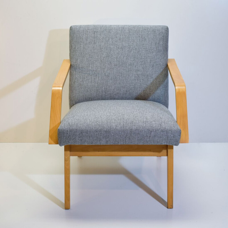 Fauteuil vintage chauffeuse en hêtre gris chiné 1950