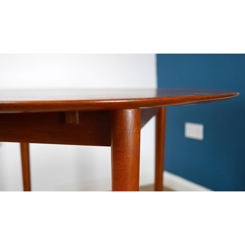 Solid teak model 311 circular extending dining table, Peter HVIDT & Orla MOLGAARD-NIELSEN - 1950s