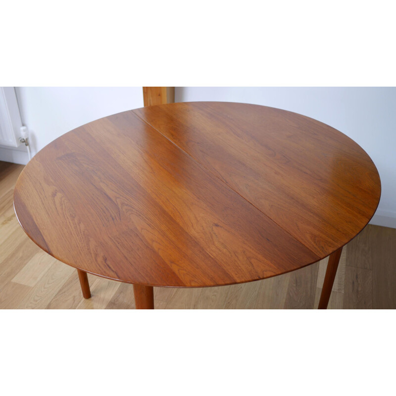 Solid teak model 311 circular extending dining table, Peter HVIDT & Orla MOLGAARD-NIELSEN - 1950s