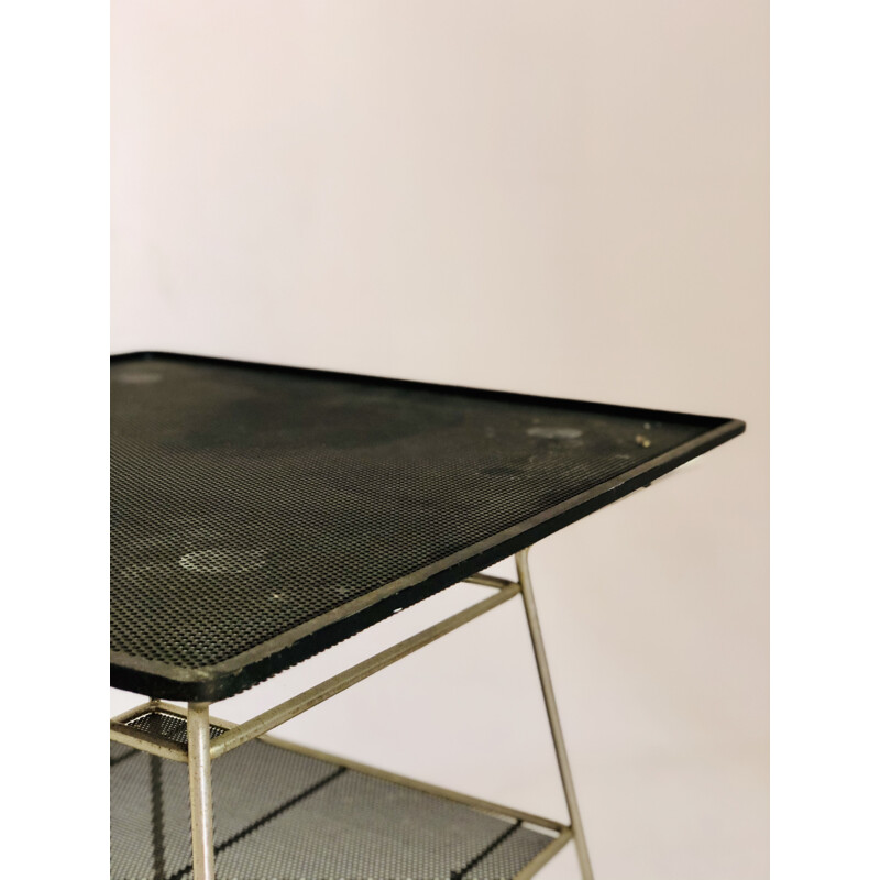 Table d'appoint vintage double plateaux en métal perforé