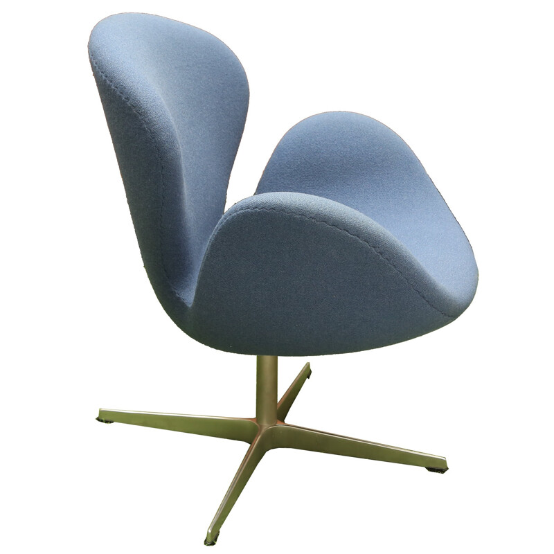 Navy blue "Swan" armchair, Arne JACOBSEN - 2000