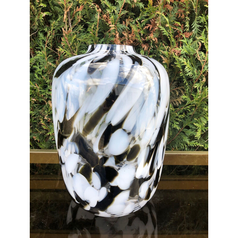 Large vintage glass vase in white and black Murano glass 