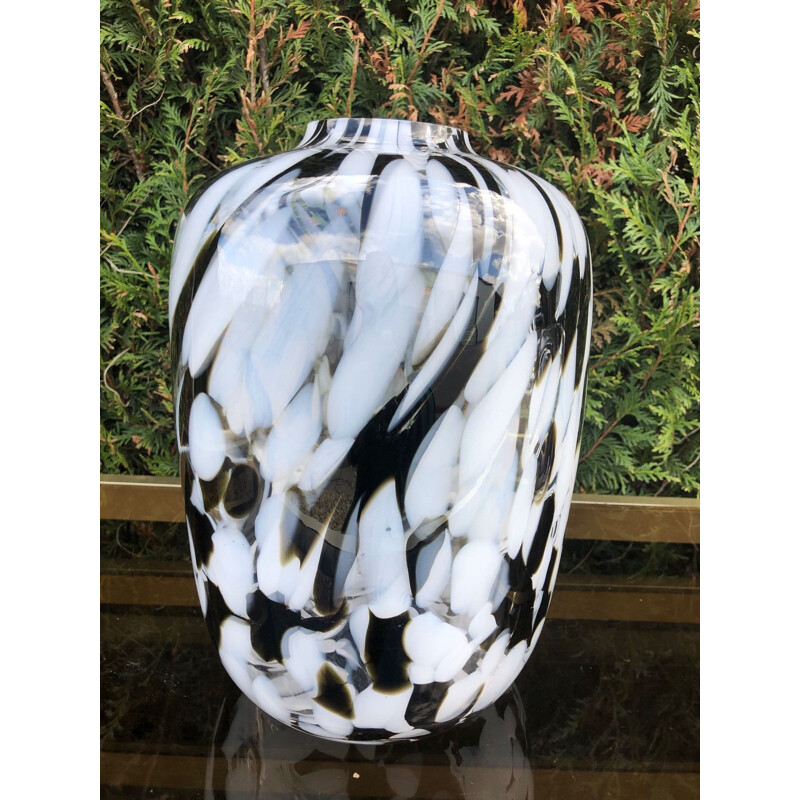 Grand vase vintage en verre blanc et noir de Murano 