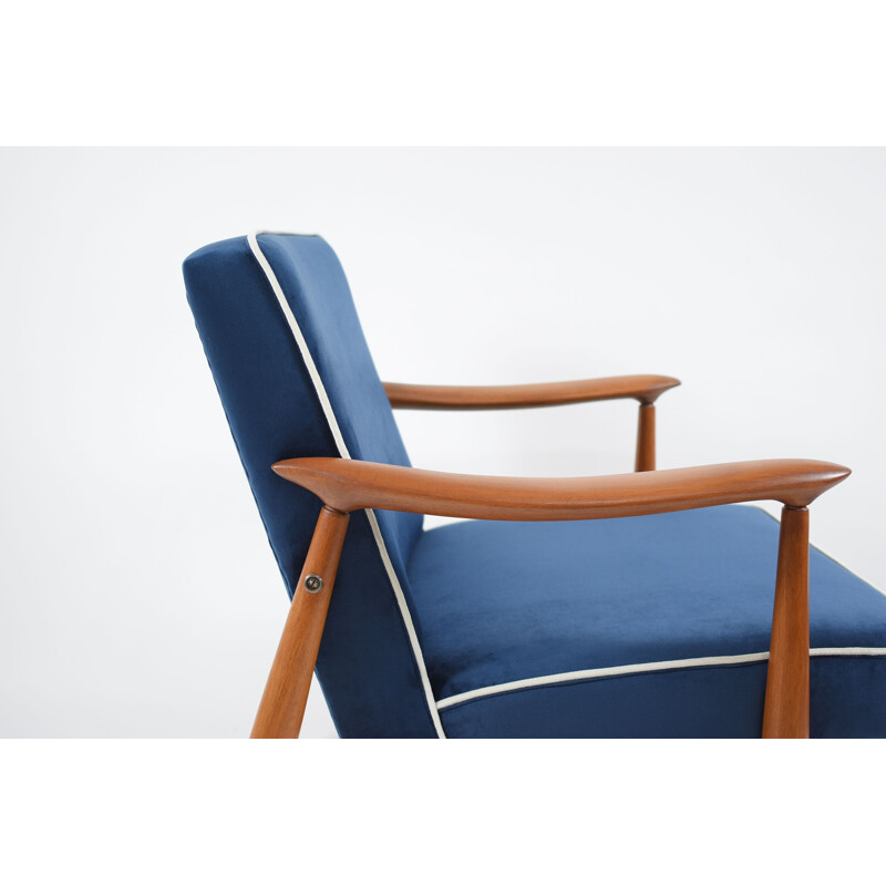 Vintage fauteuil GFM-87 ontwerper E.Homa marineblauw