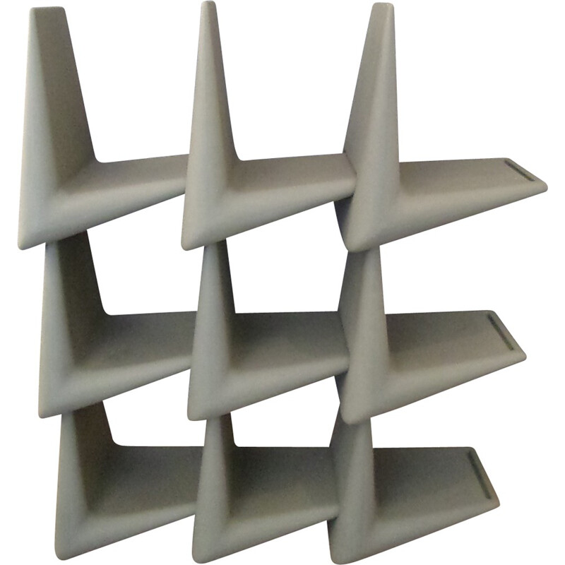 Grey polypropylene XO shelf, Martijn PRINS - 2002