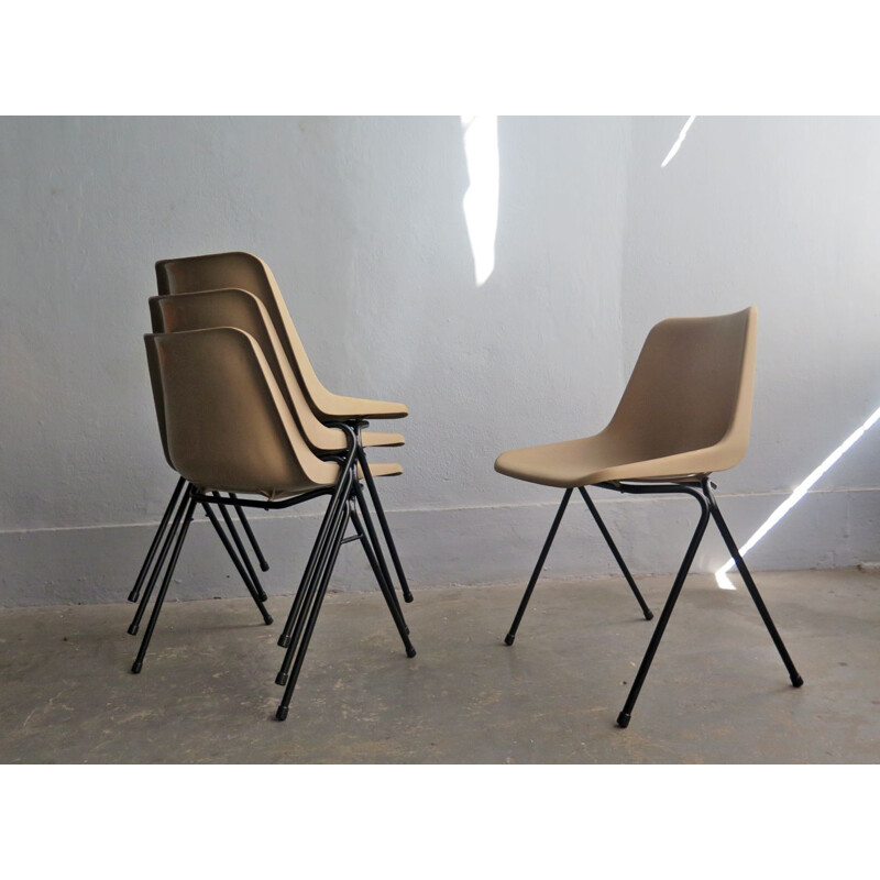 Set of 4 vintage plastic beige chairs with metal base