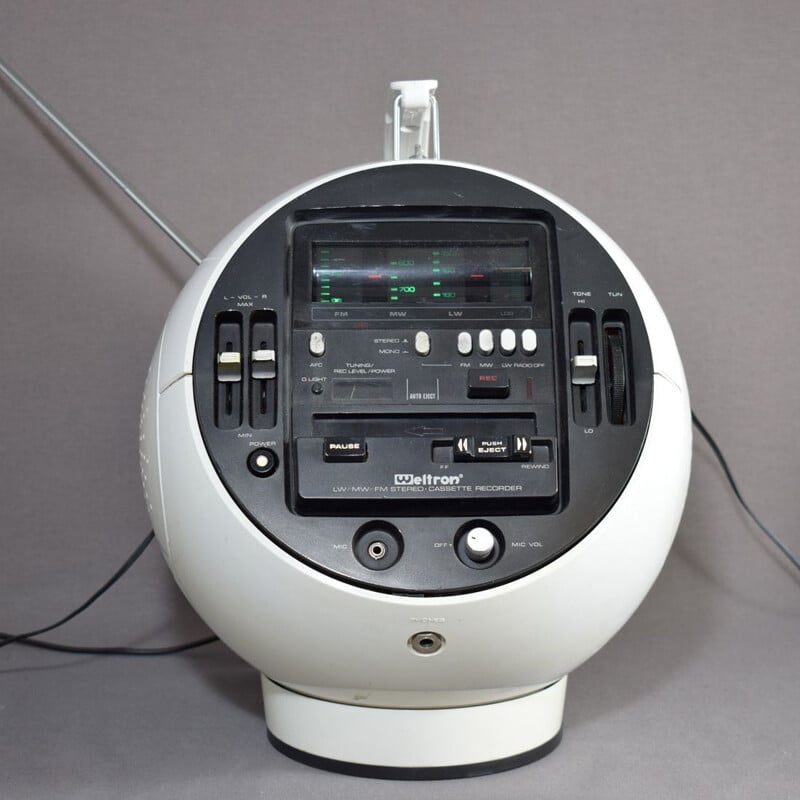 Radio vintage avec 2 enceintes Weltron 'Space Ball'  2004