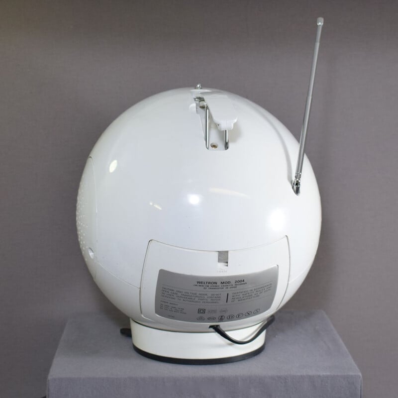 Vintage radio met 2 Weltron 'Space Ball' luidsprekers 2004