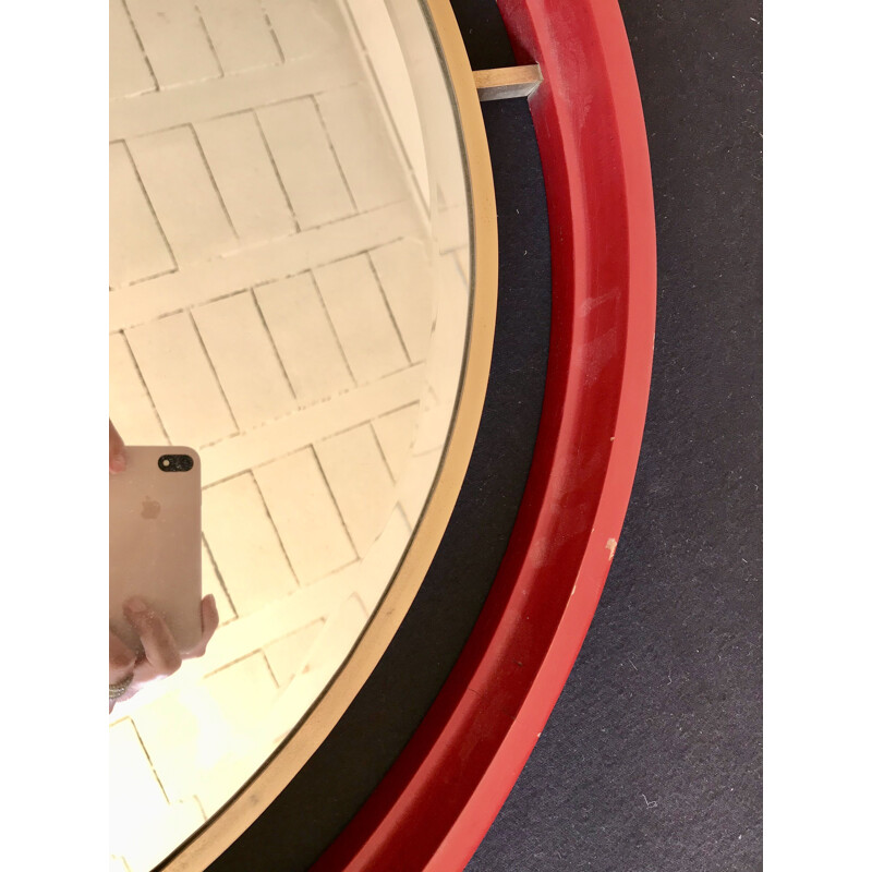 Round vintage mirror in red lacquered wood with brass trim, 1950