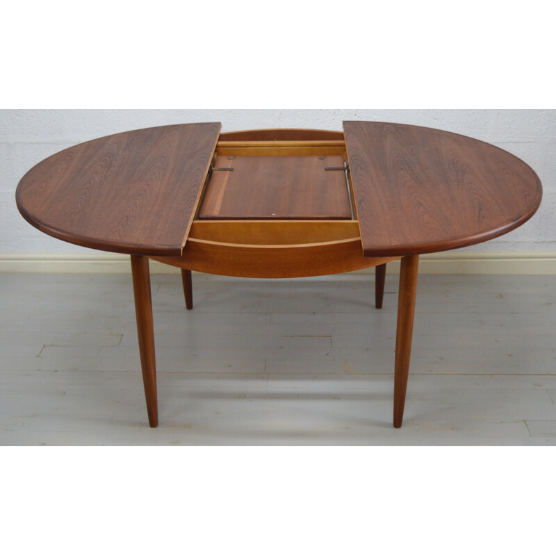 Mid-Century G-Plan "Fresco" dining table in teak - 1960s