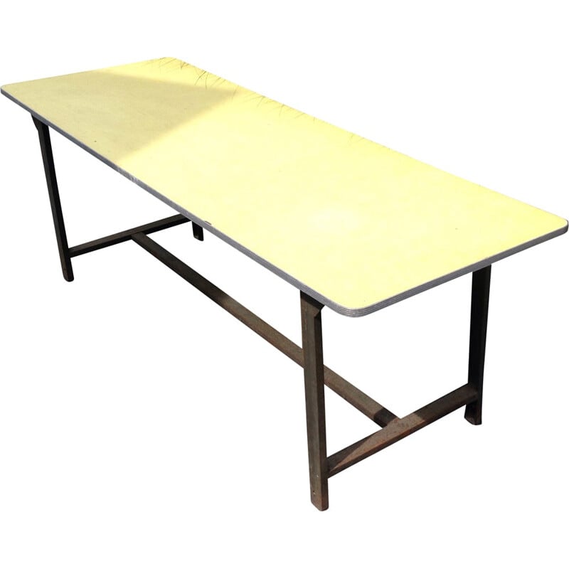 Grande table industrielle en fer et formica jaune - 1960