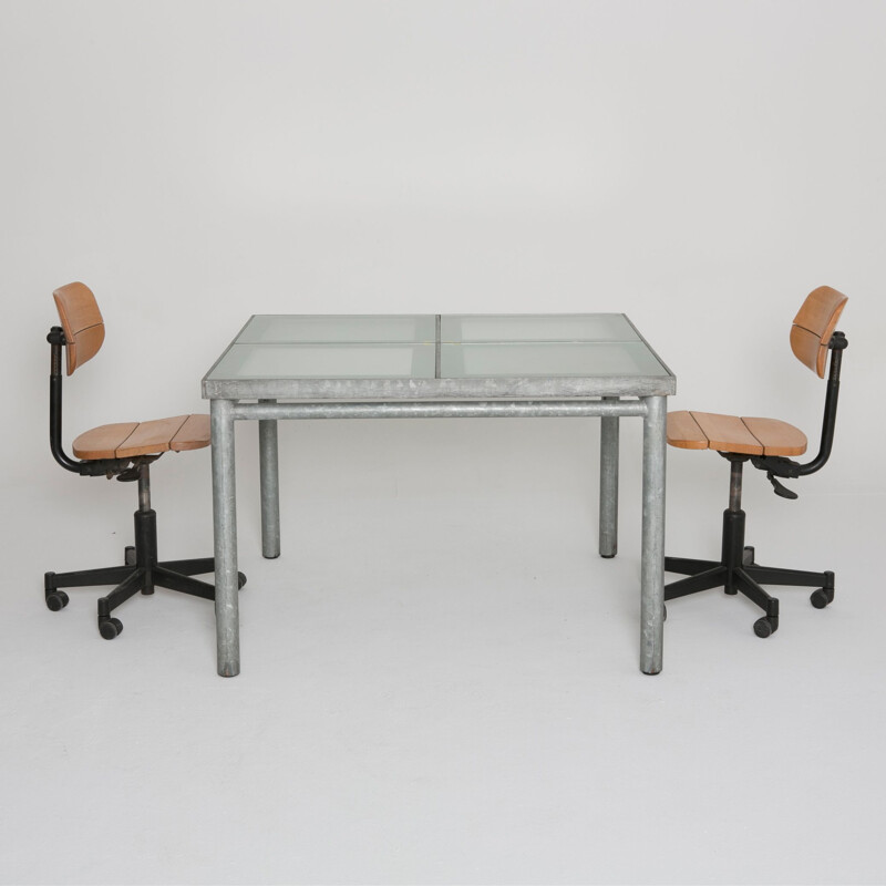 Table vintage Jean Nouvel en acier galva pour le siège de l'agence CLM BBDO