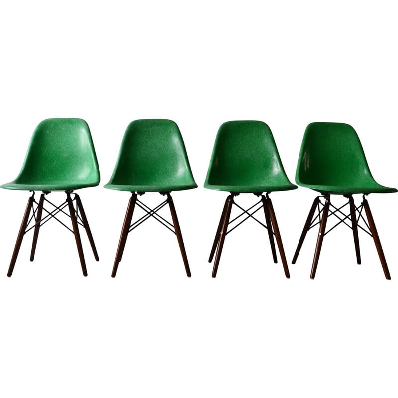Charles and Ray Eames Green Vintage Set of 4 Chairs - Herman Miller