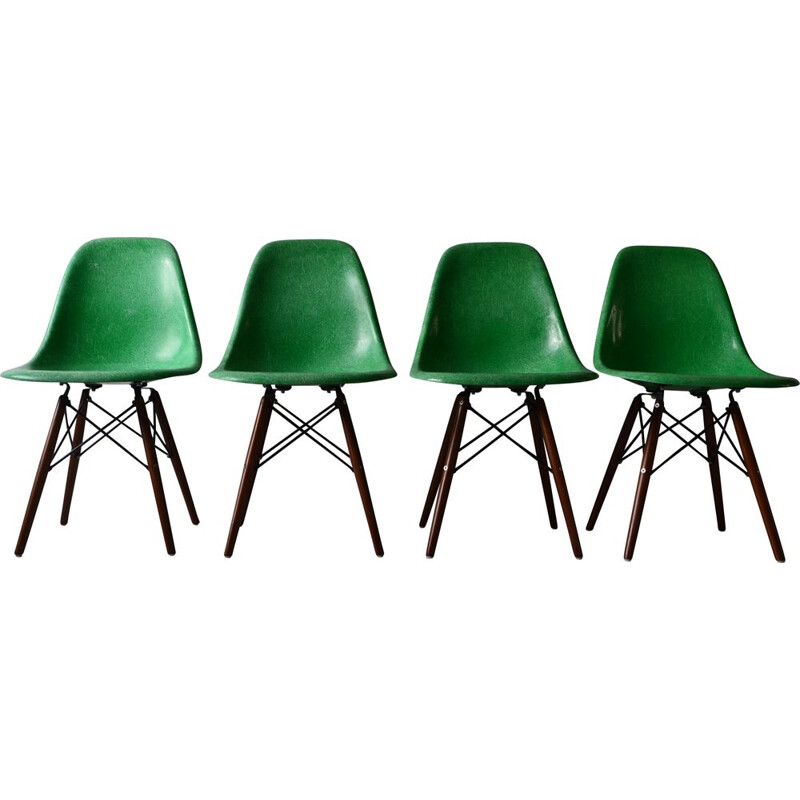 Ensemble 4 Chaises vintage verte Charles et Ray Eames - Herman Miller