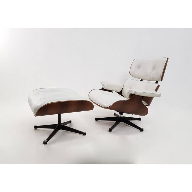 Vintage Eames 670 Lounge chair and ottoman 1970