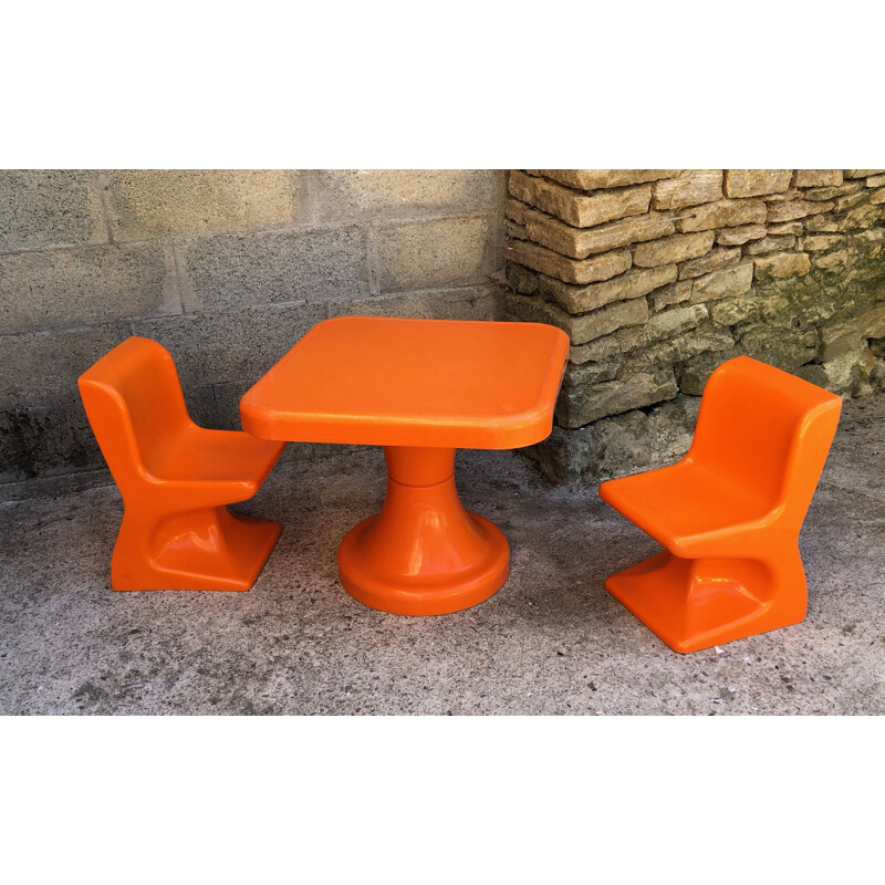 Ensemble chaises et table vintage pour enfant de Patrick Gimgembre  1970