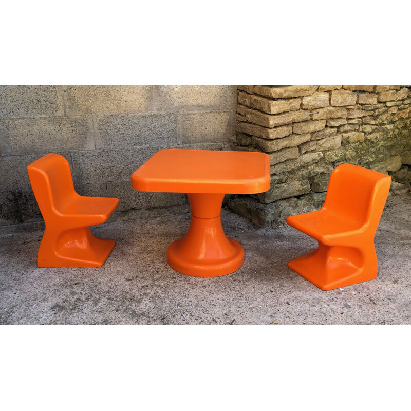 Ensemble chaises et table vintage pour enfant de Patrick Gimgembre  1970