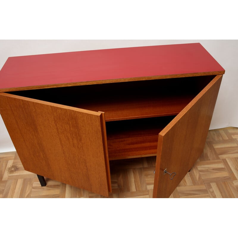 Petit buffet vintage en teck et formica rouge 1960