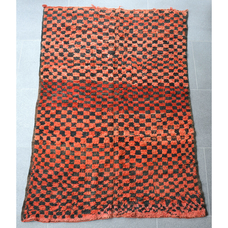 Alfombra bereber vintage de lana roja y negra, 1970