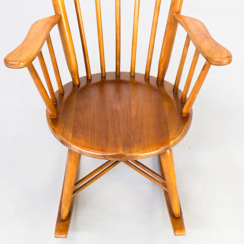 Cadeira de baloiço de madeira Vintage com moldura de 1970