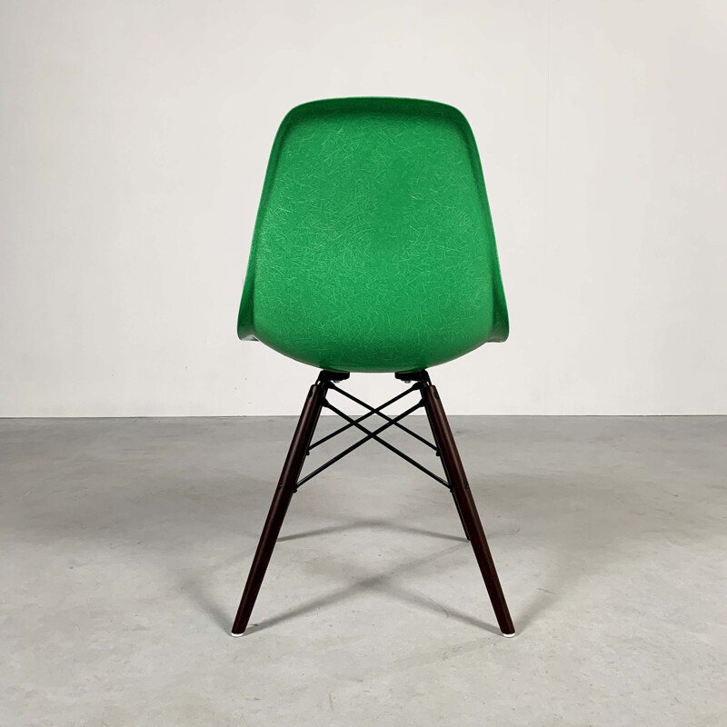 Vintage dining chair Green DSW by Charles and Ray Eames for Herman Miller, 1980