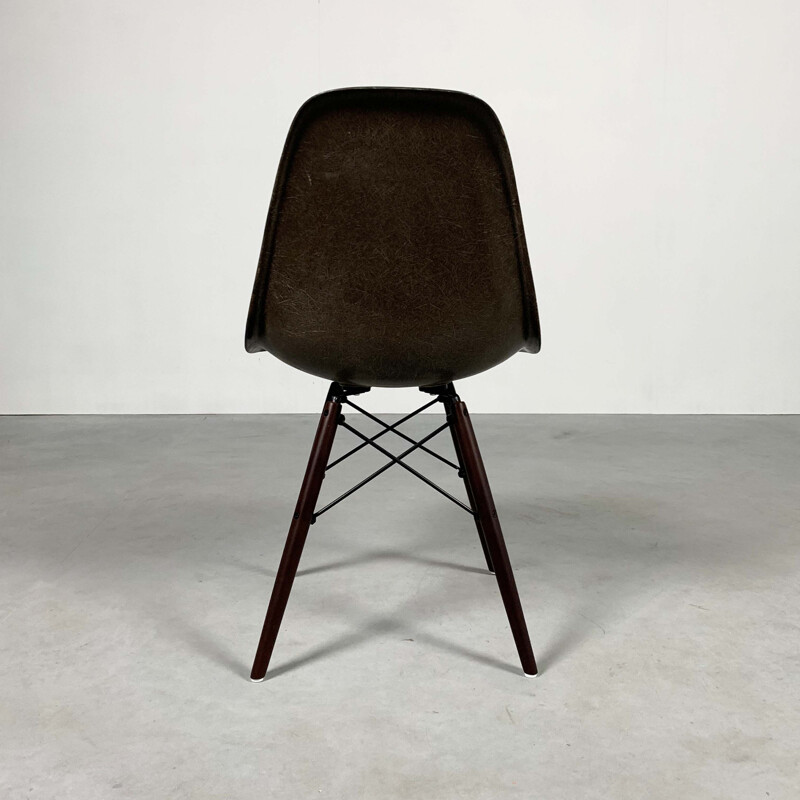 Dining chair Vintage Brown DSW Charles and Ray Eames for Herman Miller, 1980
