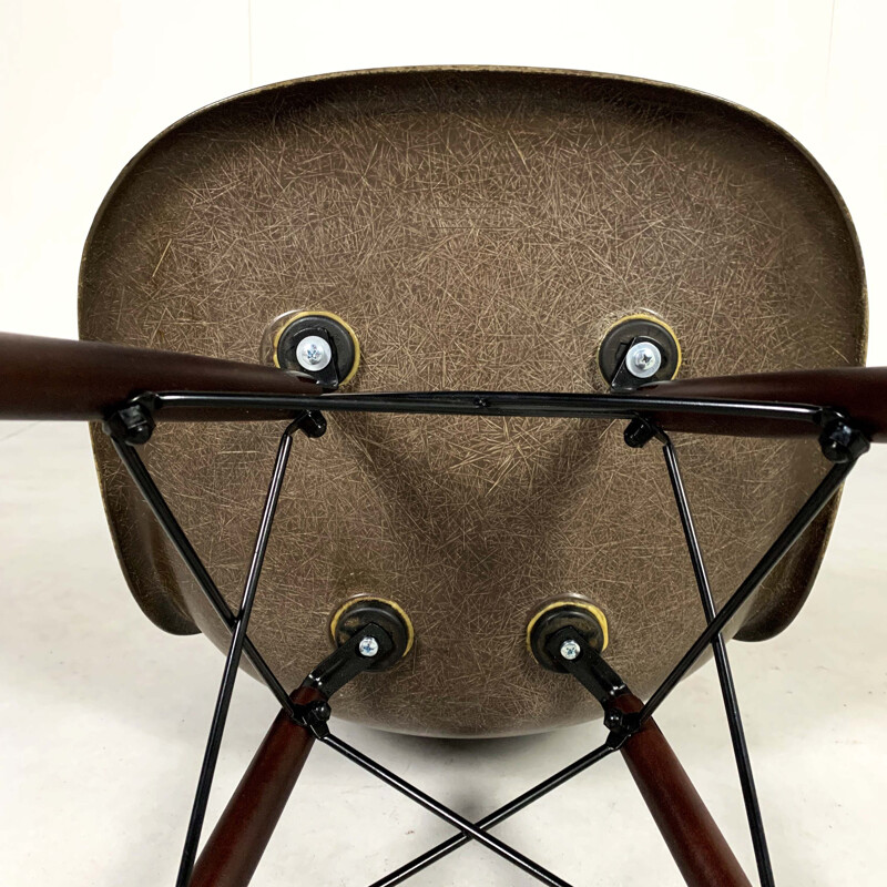 Dining chair Vintage Brown DSW Charles and Ray Eames for Herman Miller, 1980