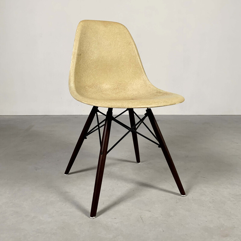 Dining Chair vintage Cream DSW by Charles and Ray Eames for Herman Miller, 1980s