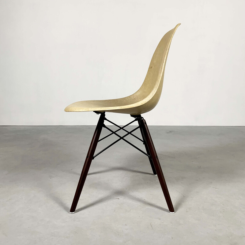 Dining Chair vintage Cream DSW by Charles and Ray Eames for Herman Miller, 1980s