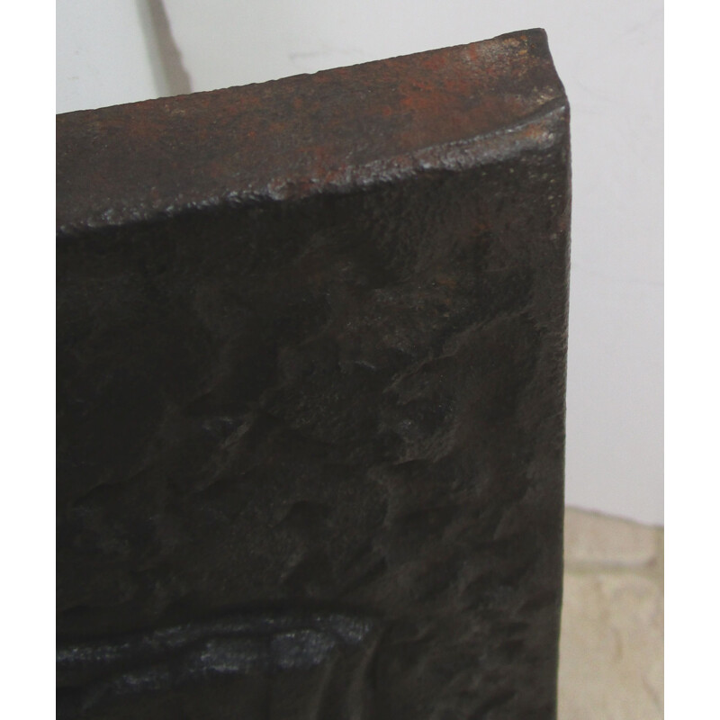 Plaque de cheminée vintage en fonte à décor de fable 1970