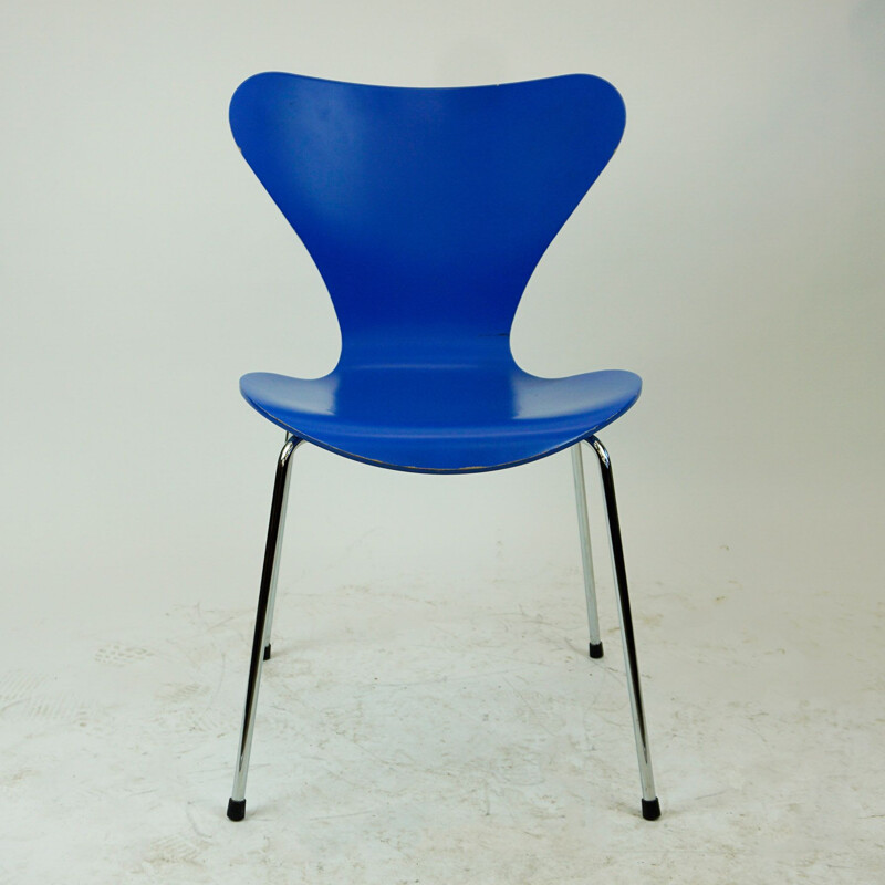 Chair vintage Blue lacquered Series 7 by Arne Jacobsen for Fritz Hansen